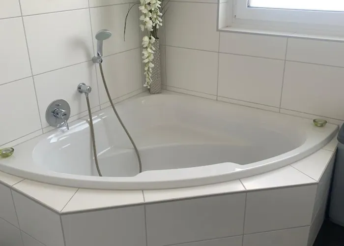 With Friends 2 Lejlighed *